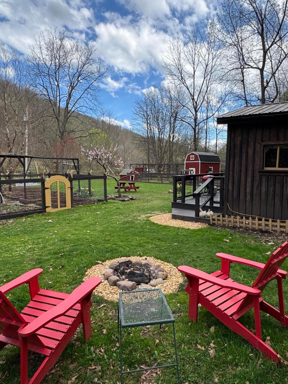 The Renovated Barn At Seneca Rocks Villa Exterior photo